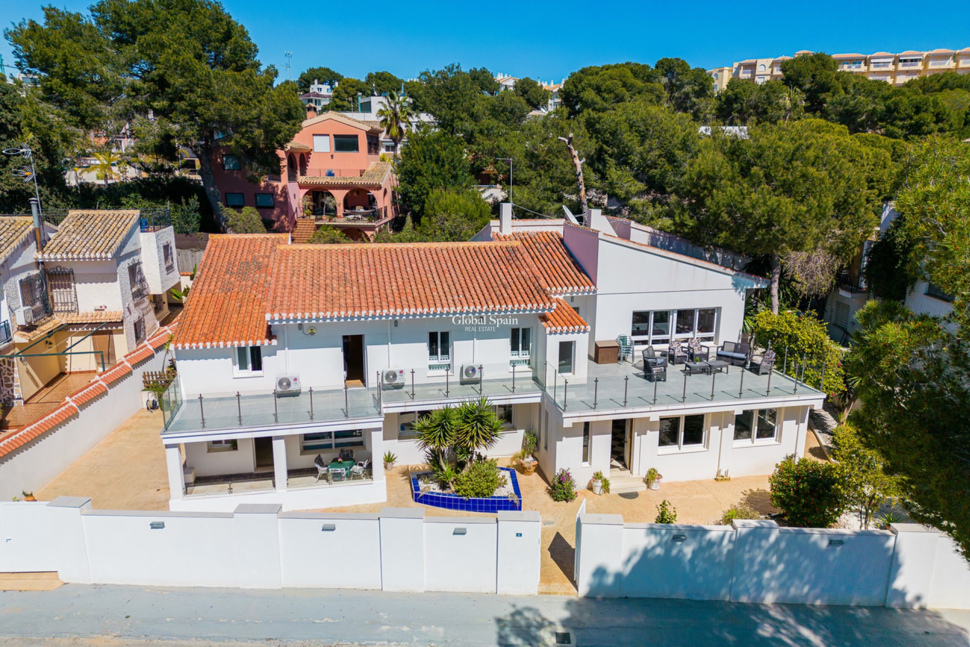 Resale - VILLA -
DEHESA DE CAMPOAMOR - Costa Blanca