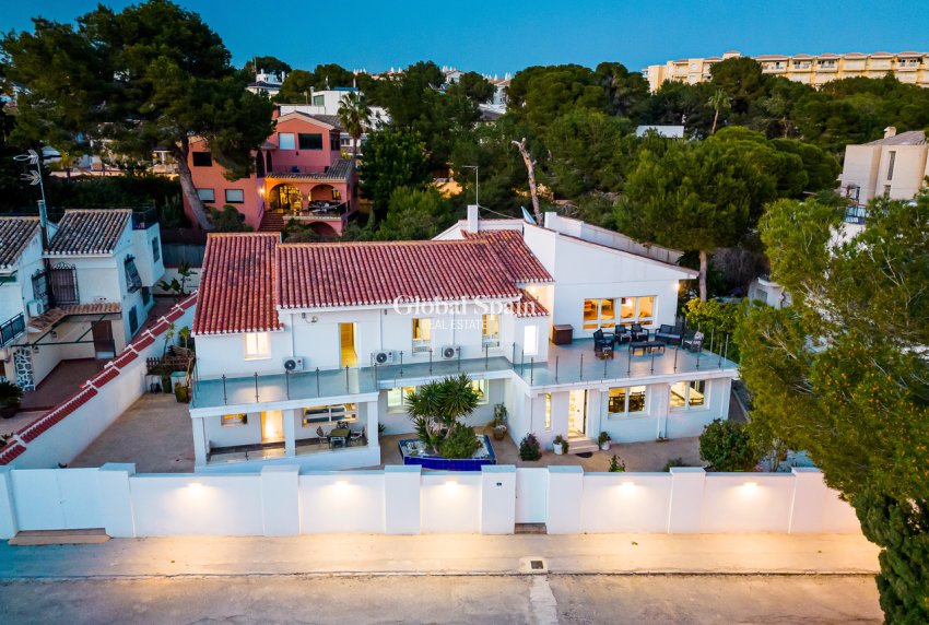 Resale - VILLA -
DEHESA DE CAMPOAMOR - Costa Blanca
