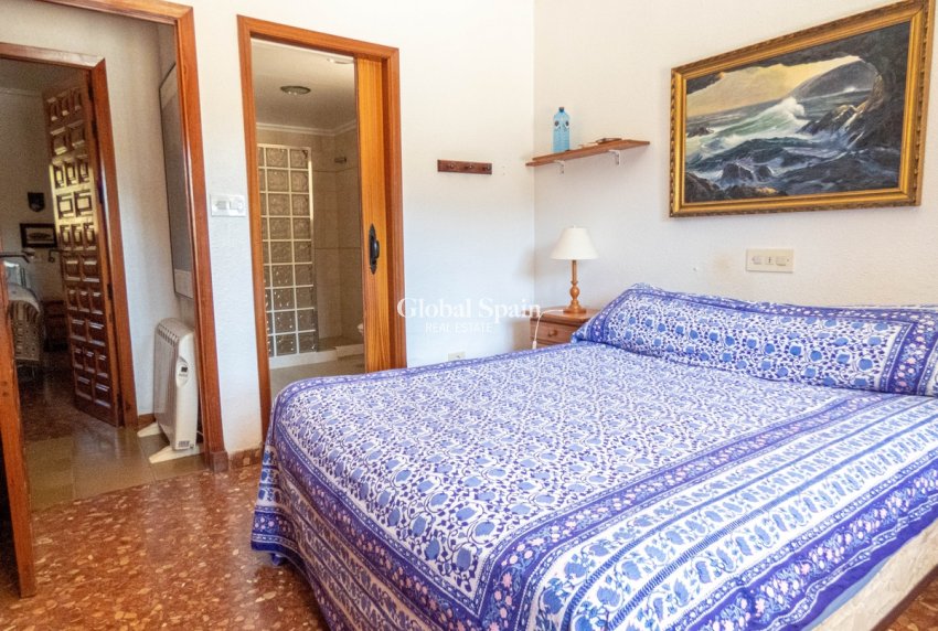Resale - VILLA -
DEHESA DE CAMPOAMOR - Costa Blanca