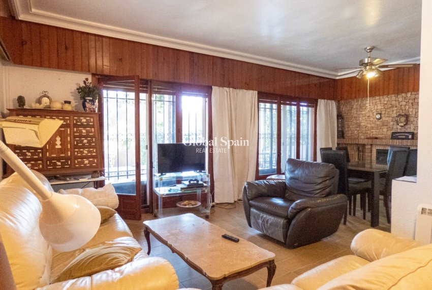 Resale - VILLA -
DEHESA DE CAMPOAMOR - Costa Blanca