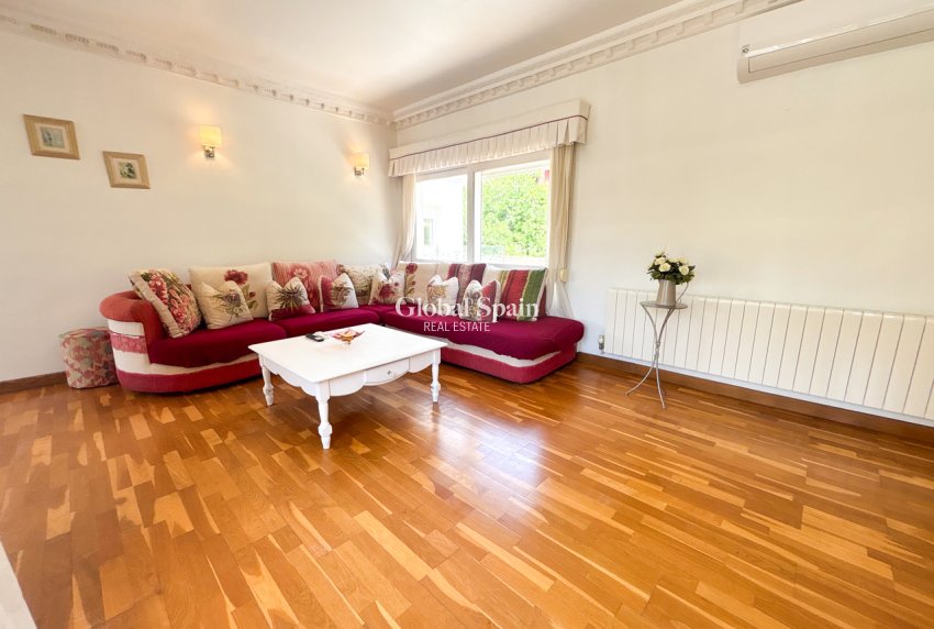 Resale - VILLA -
DEHESA DE CAMPOAMOR - Costa Blanca