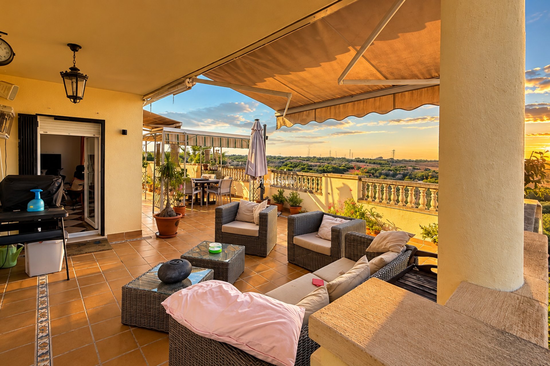 Resale - VILLA -
DEHESA DE CAMPOAMOR - Costa Blanca