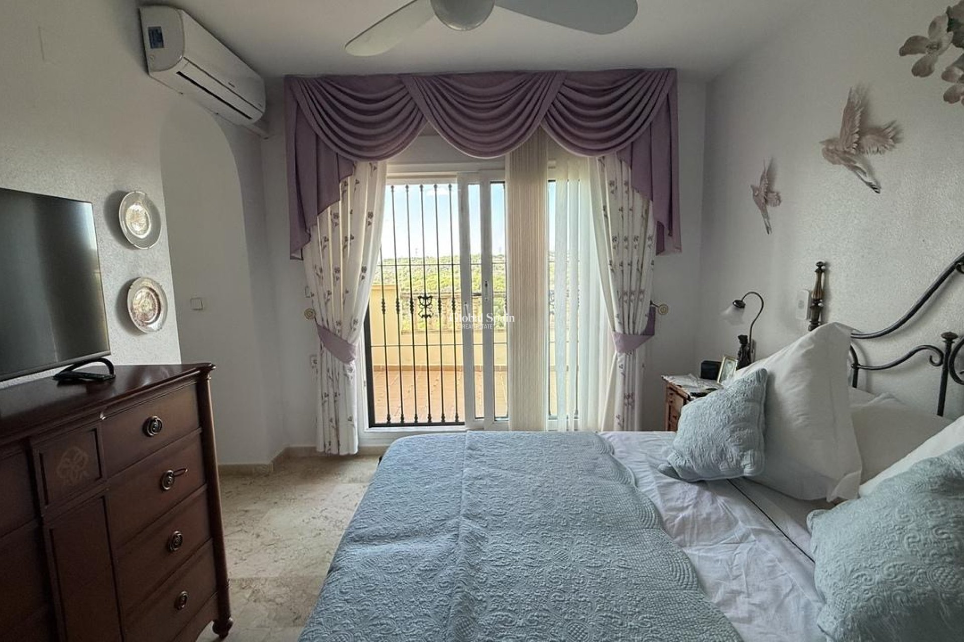 Resale - VILLA -
DEHESA DE CAMPOAMOR - Costa Blanca