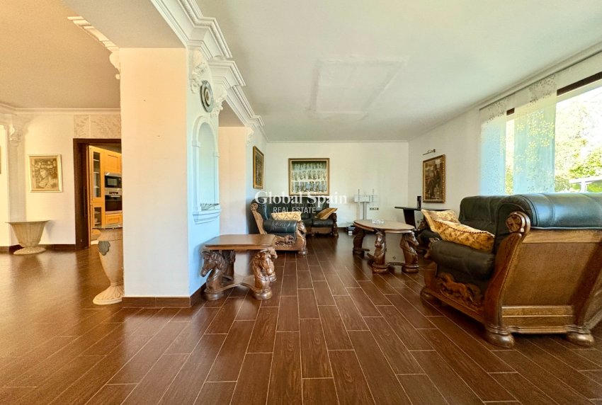 Resale - VILLA -
DENIA - Las Rotas - Les Rotes