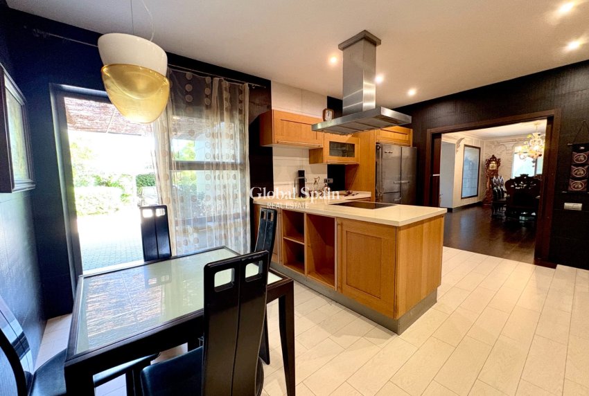 Resale - VILLA -
DENIA - Las Rotas - Les Rotes