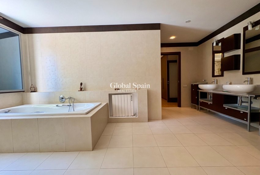 Resale - Villa -
DENIA - Las Rotas - Les Rotes