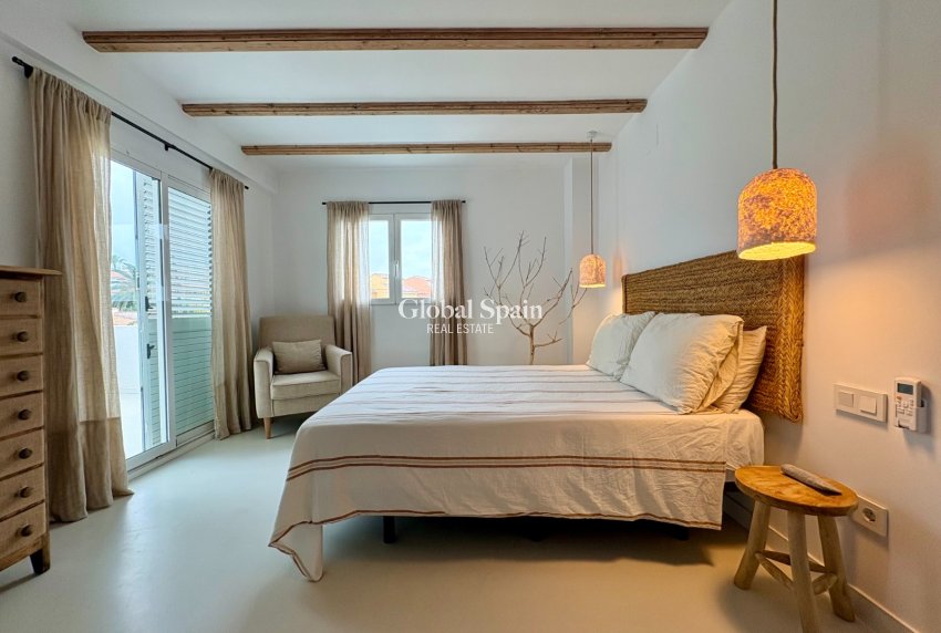 Resale - VILLA -
DENIA - Les Marines - Las Marinas
