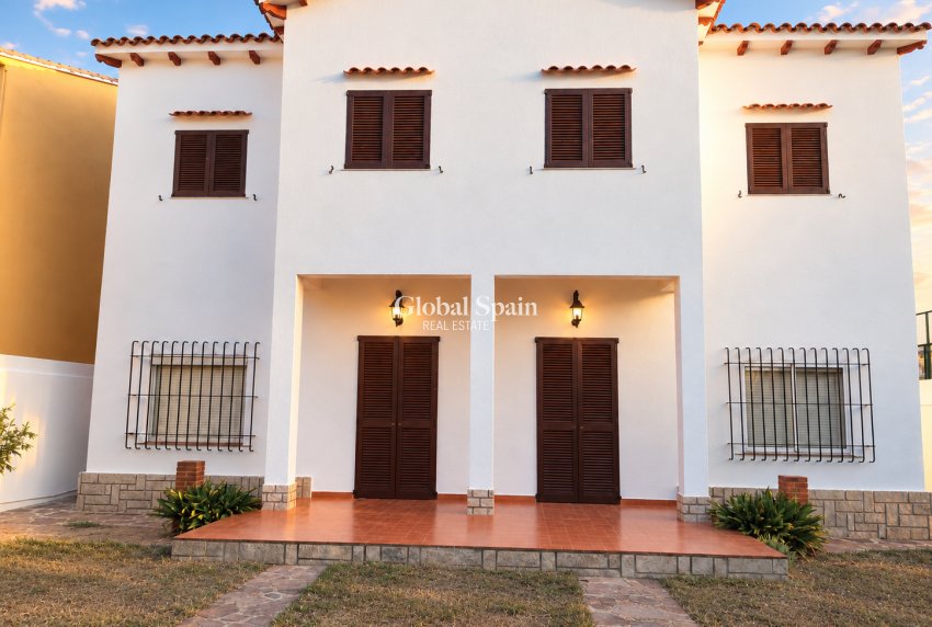 Resale - VILLA -
DENIA - Les Marines - Las Marinas