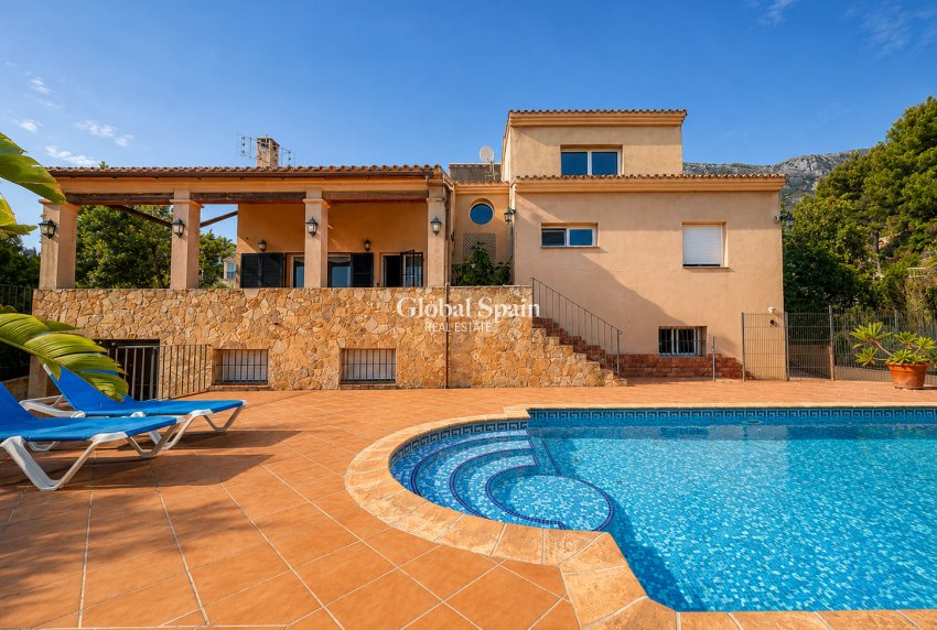 Resale - VILLA -
DENIA - Montgó