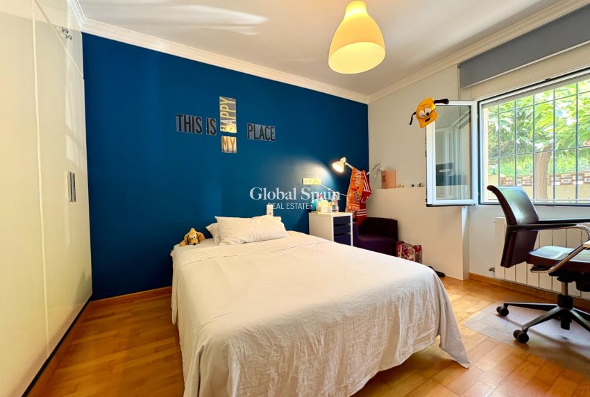 Resale - VILLA -
DENIA - Montgó