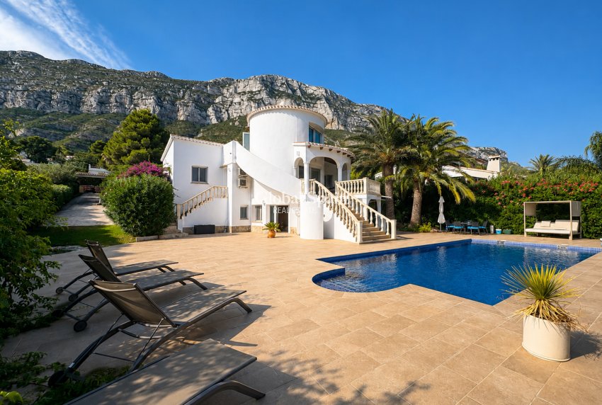 Resale - VILLA -
DENIA - Montgó