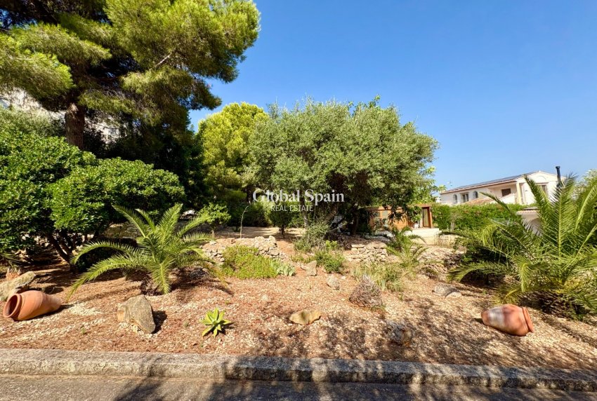 Resale - VILLA -
DENIA - Montgó