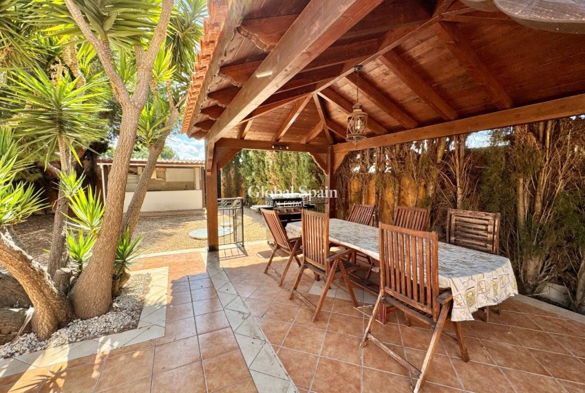 Resale - VILLA -
DOLORES - Cmno. Escorredor