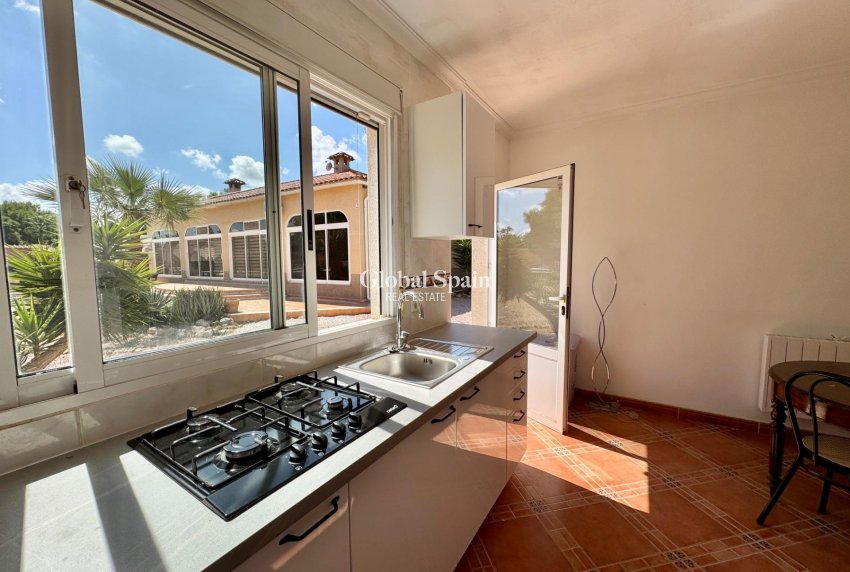 Resale - VILLA -
DOLORES - Cmno. Escorredor