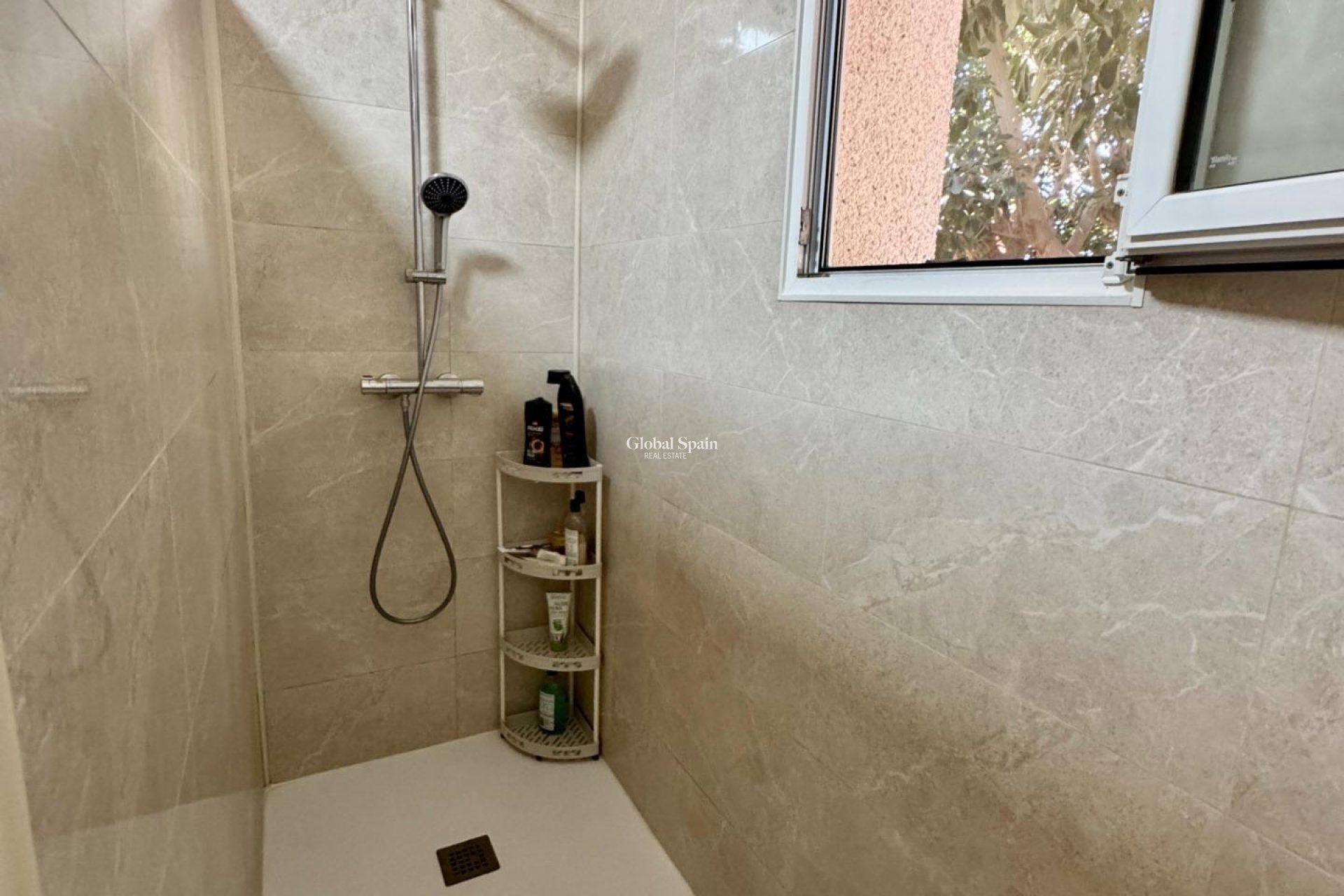 Resale - VILLA -
DOLORES - Cmno. Escorredor