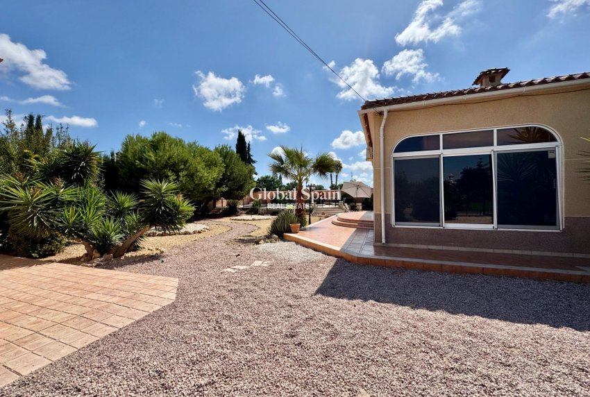 Resale - VILLA -
DOLORES - Cmno. Escorredor