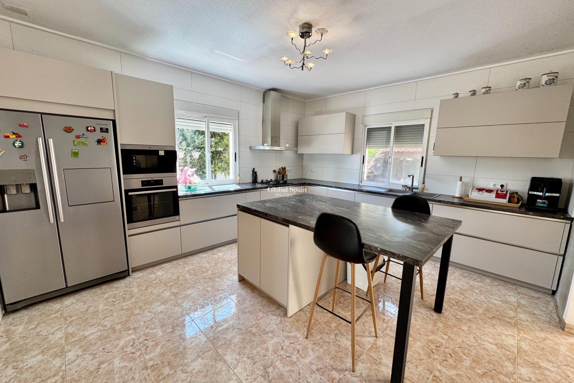 Resale - VILLA -
DOLORES - Cmno. Escorredor