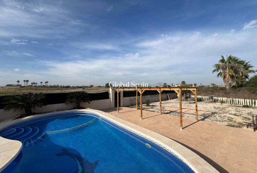 Resale - VILLA -
DOLORES - Cmno. Escorredor