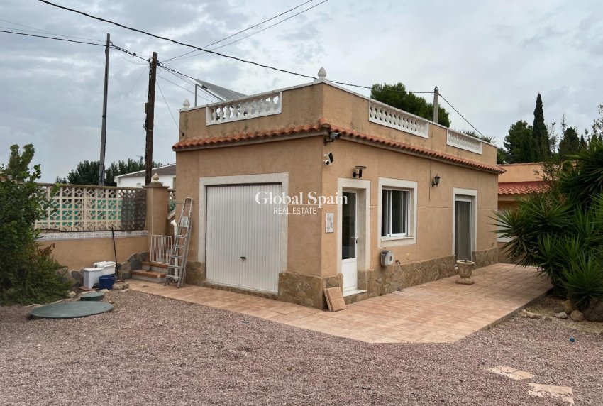 Resale - VILLA -
DOLORES - Cmno. Escorredor