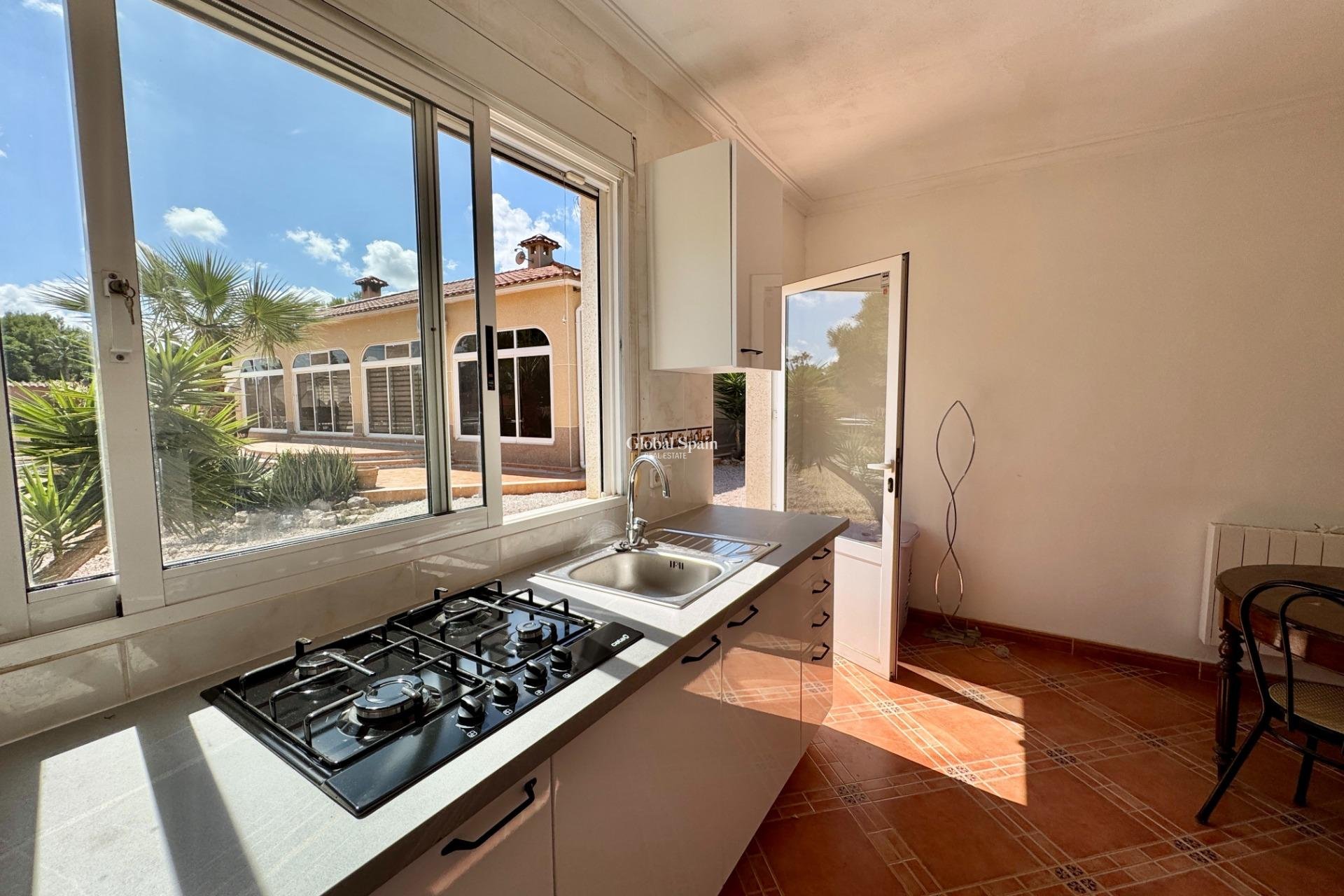 Resale - VILLA -
DOLORES - Cmno. Escorredor