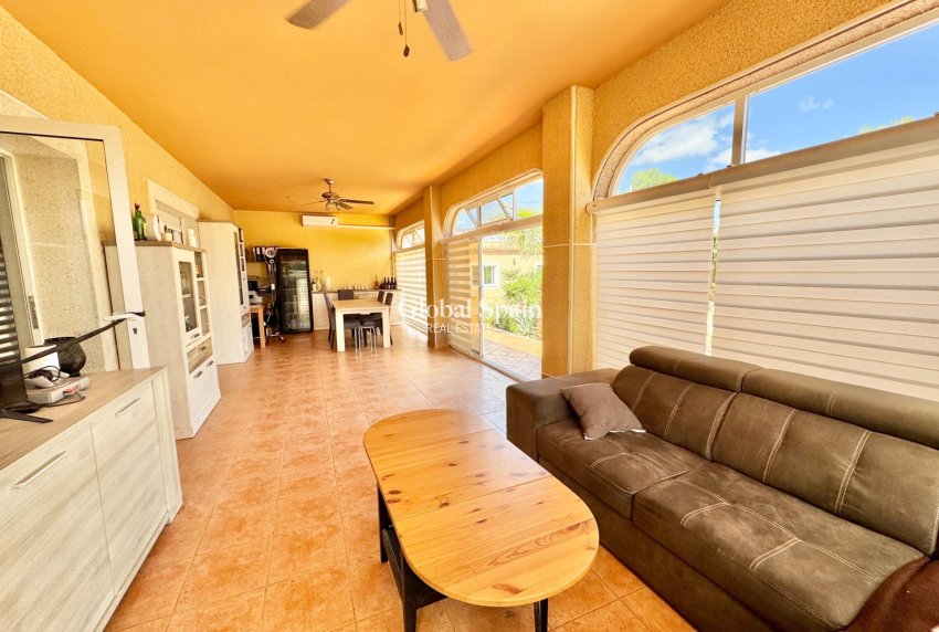 Resale - VILLA -
DOLORES - Cmno. Escorredor