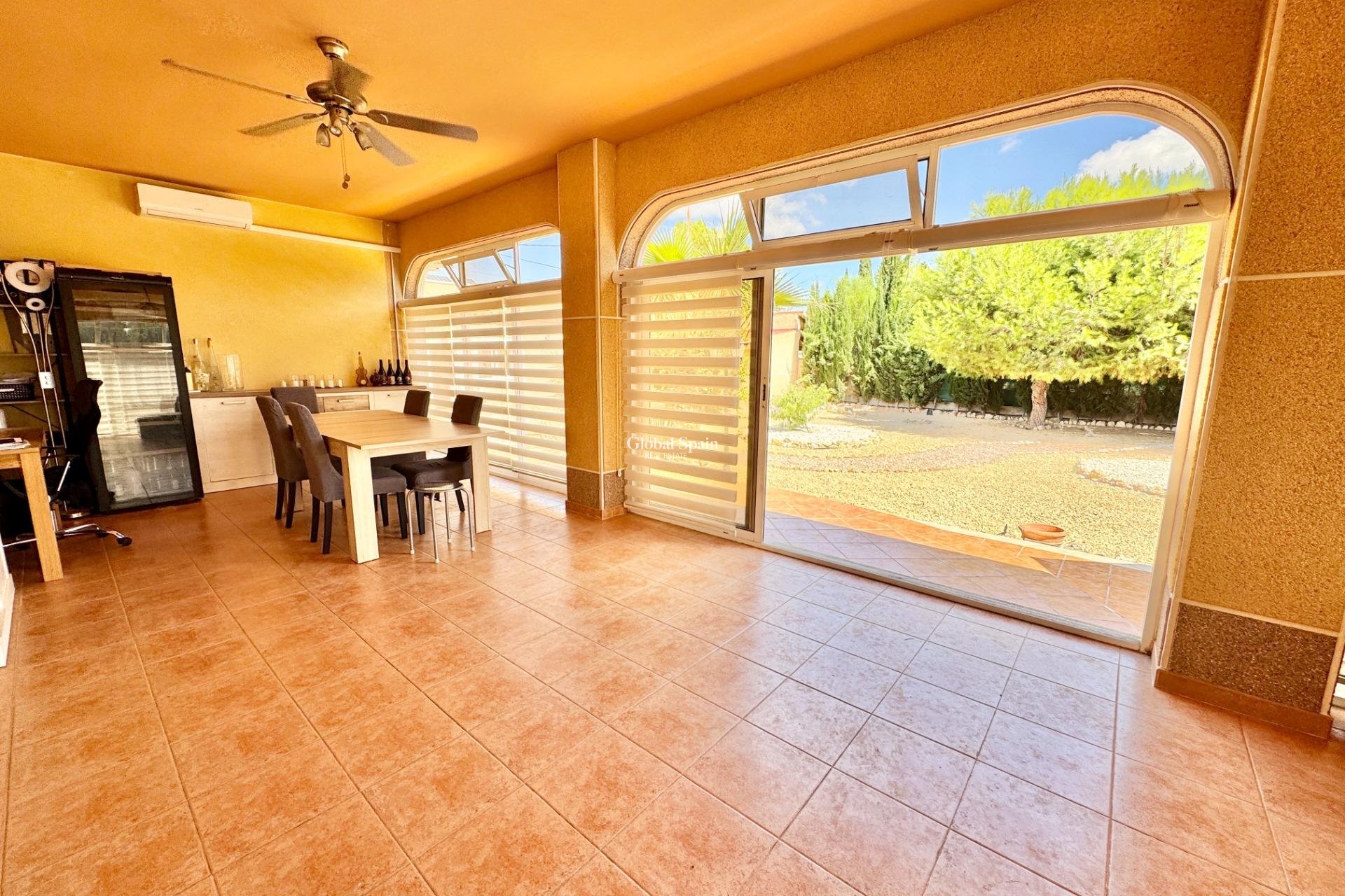 Resale - VILLA -
DOLORES - Cmno. Escorredor