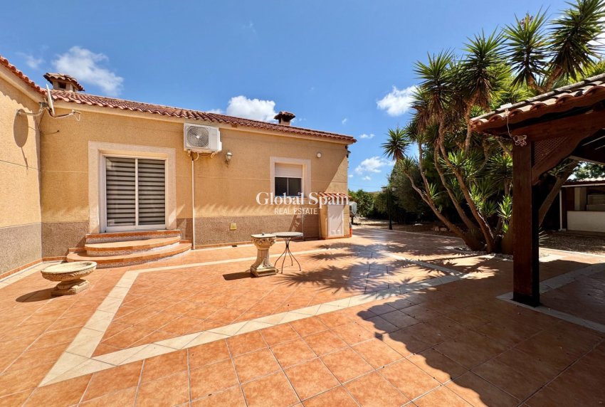 Resale - VILLA -
DOLORES - Cmno. Escorredor
