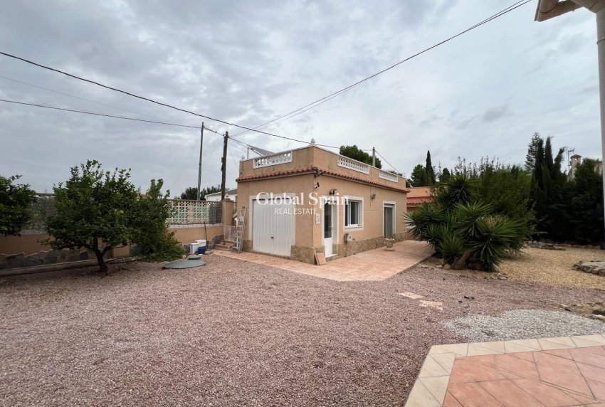 Resale - VILLA -
DOLORES - Cmno. Escorredor