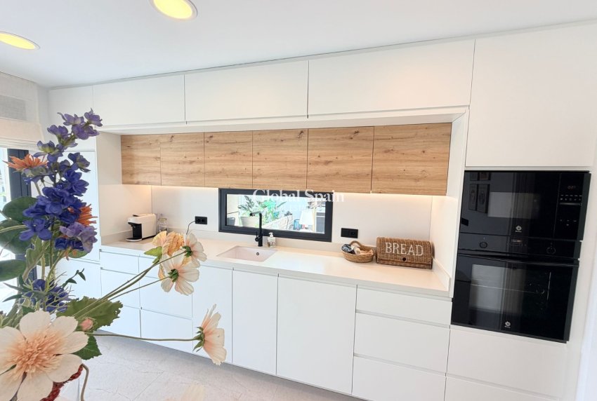 Resale - VILLA -
DOLORES - Costa Blanca