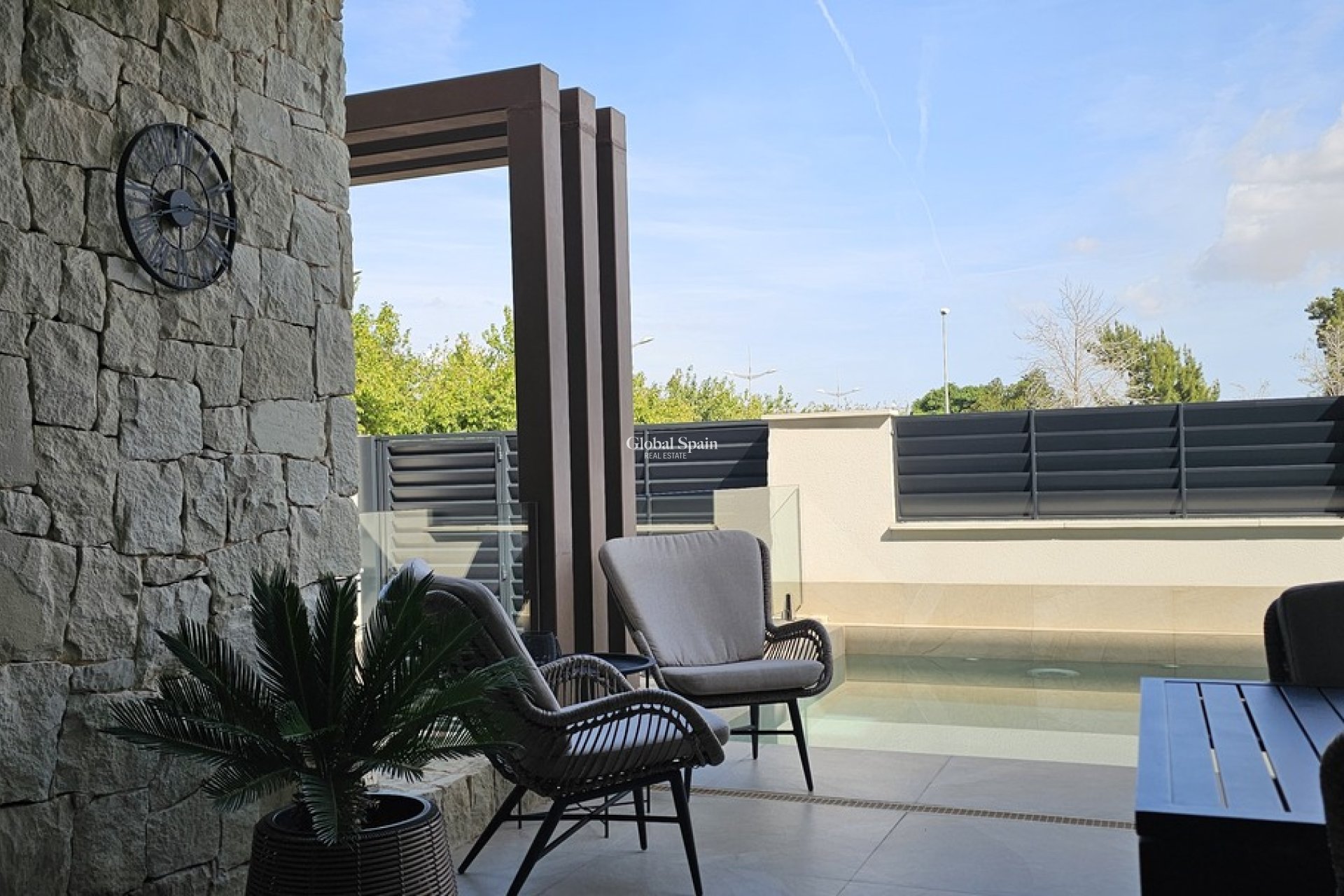 Resale - VILLA -
DOLORES - Sector 4