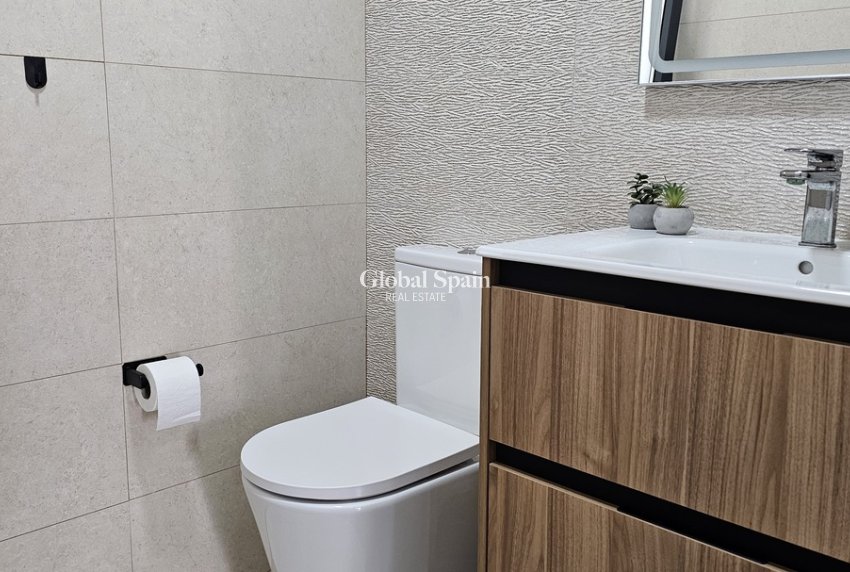 Resale - VILLA -
DOLORES - Sector 4