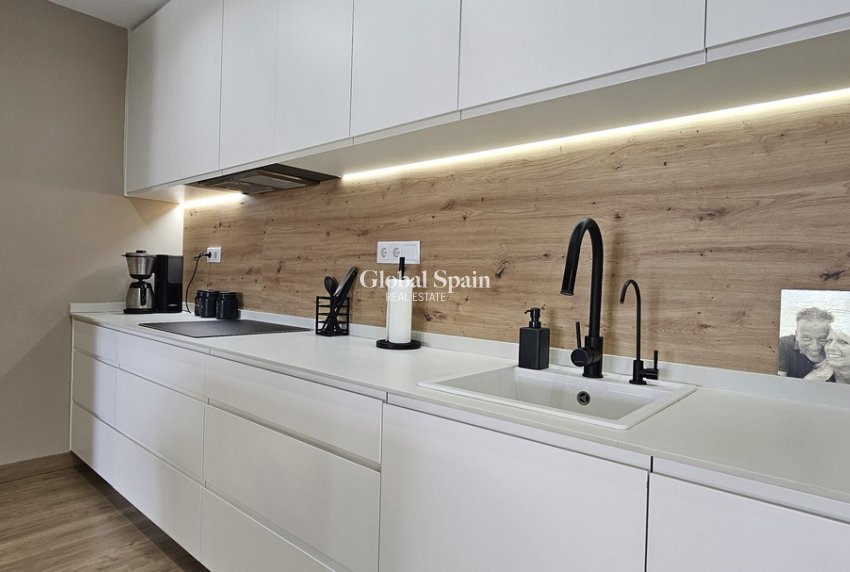 Resale - VILLA -
DOLORES - Sector 4