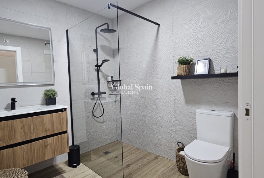 Resale - VILLA -
DOLORES - Sector 4