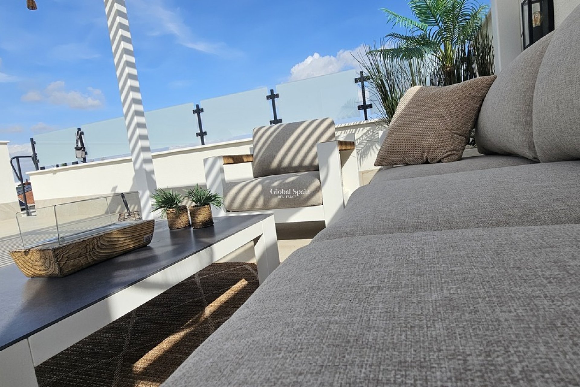 Resale - VILLA -
DOLORES - Sector 4