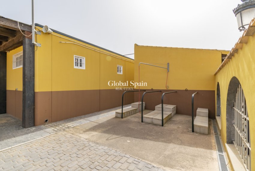 Resale - VILLA -
EL BEAL - Inland