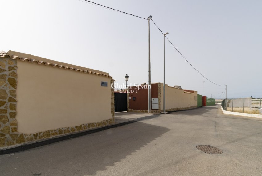 Resale - VILLA -
EL BEAL - Inland