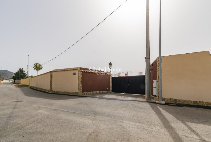 Resale - VILLA -
EL BEAL - Inland