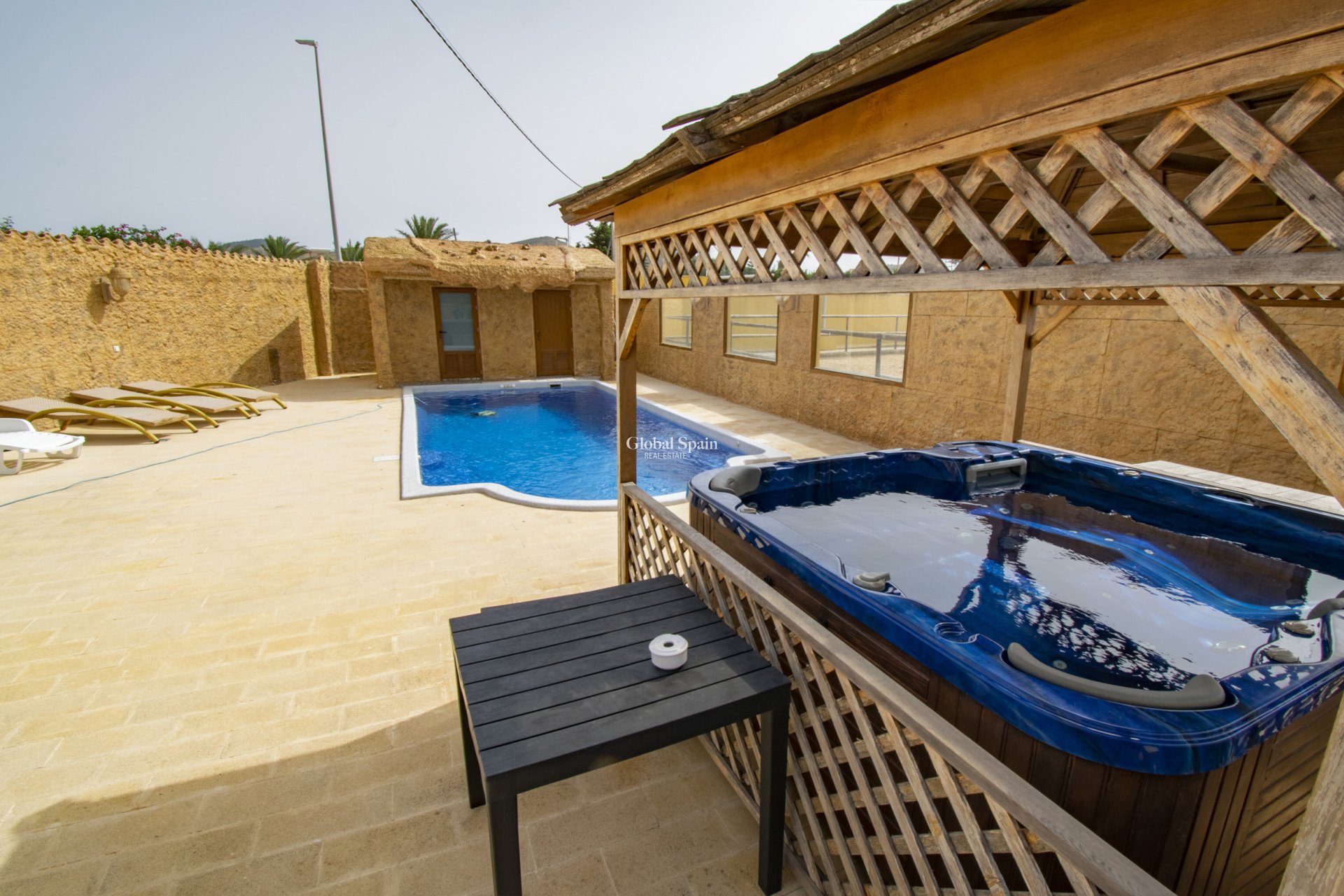 Resale - VILLA -
EL BEAL - Inland