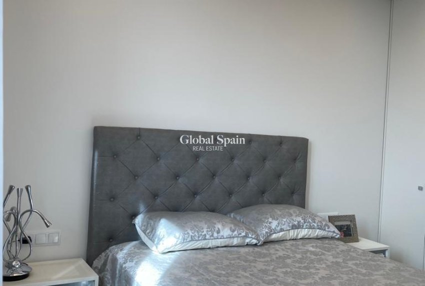 Resale - VILLA -
EL CAMPELLO - Costa Blanca