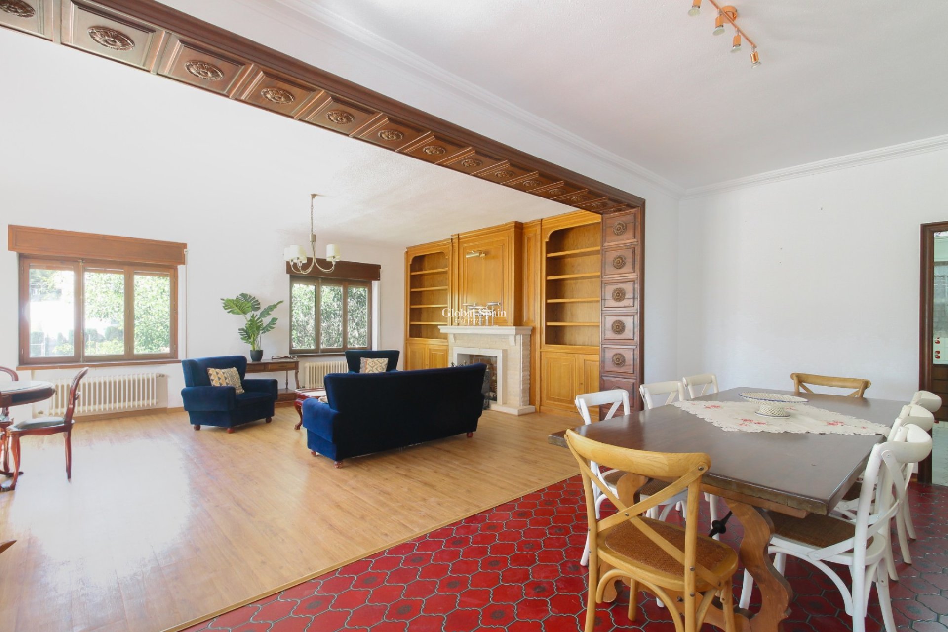 Resale - VILLA -
EL CAMPELLO - Costa Blanca