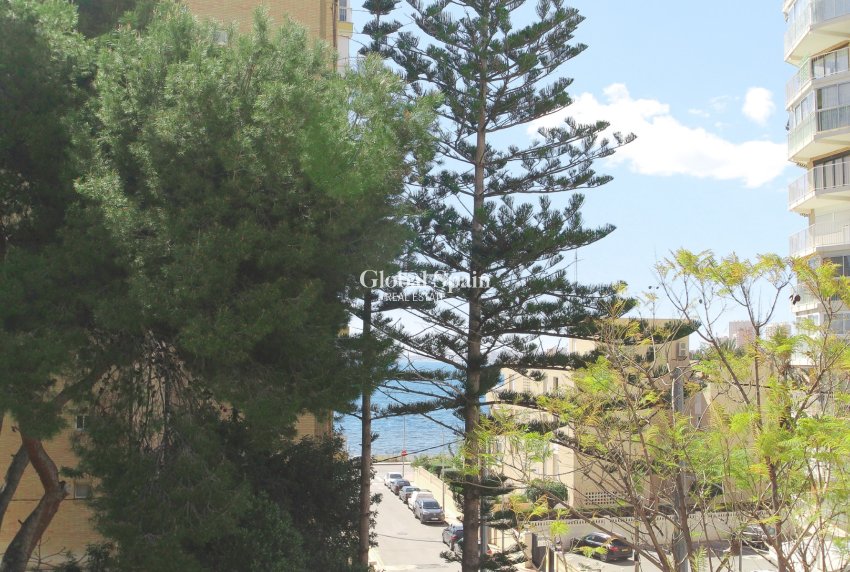 Resale - VILLA -
EL CAMPELLO - Costa Blanca