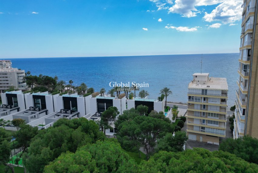 Resale - VILLA -
EL CAMPELLO - Costa Blanca