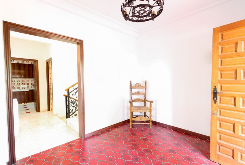 Resale - VILLA -
EL CAMPELLO - Costa Blanca