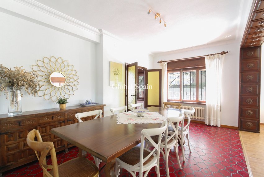 Resale - VILLA -
EL CAMPELLO - Costa Blanca
