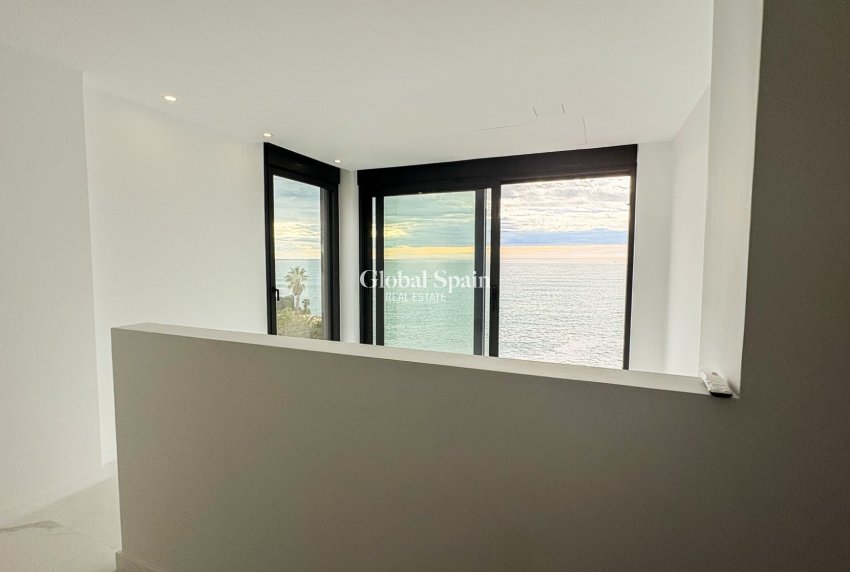 Resale - VILLA -
EL CAMPELLO - Coveta Fuma