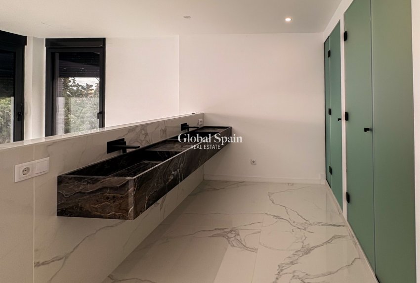 Resale - VILLA -
EL CAMPELLO - Coveta Fuma