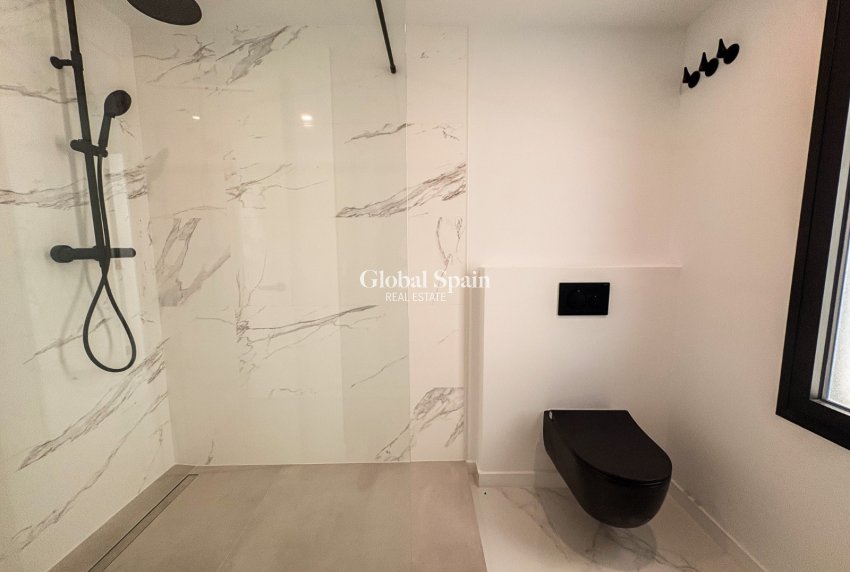 Resale - VILLA -
EL CAMPELLO - Coveta Fuma