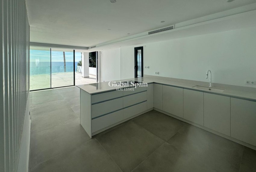 Resale - VILLA -
EL CAMPELLO - Coveta Fuma