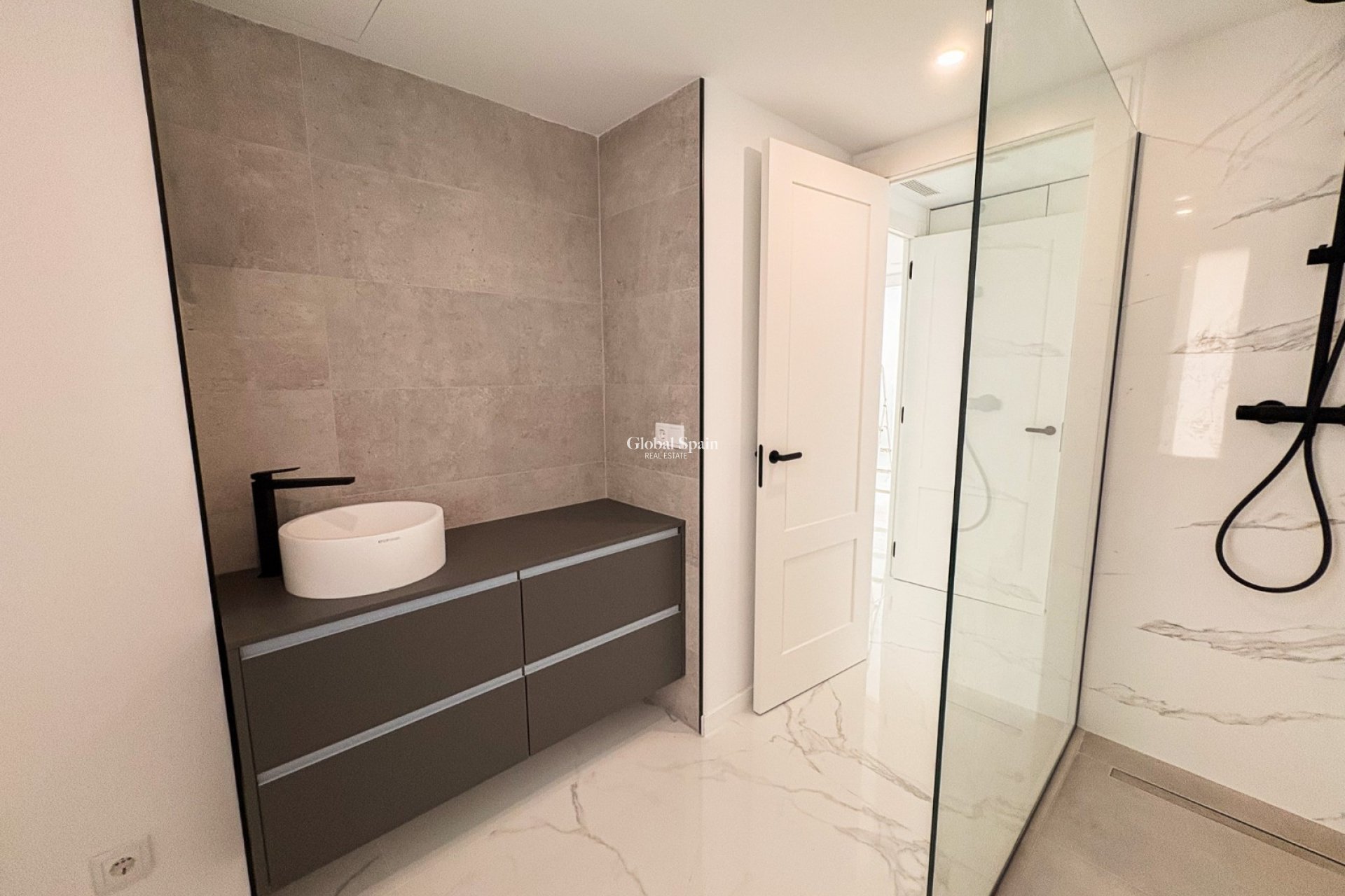 Resale - VILLA -
EL CAMPELLO - Coveta Fuma