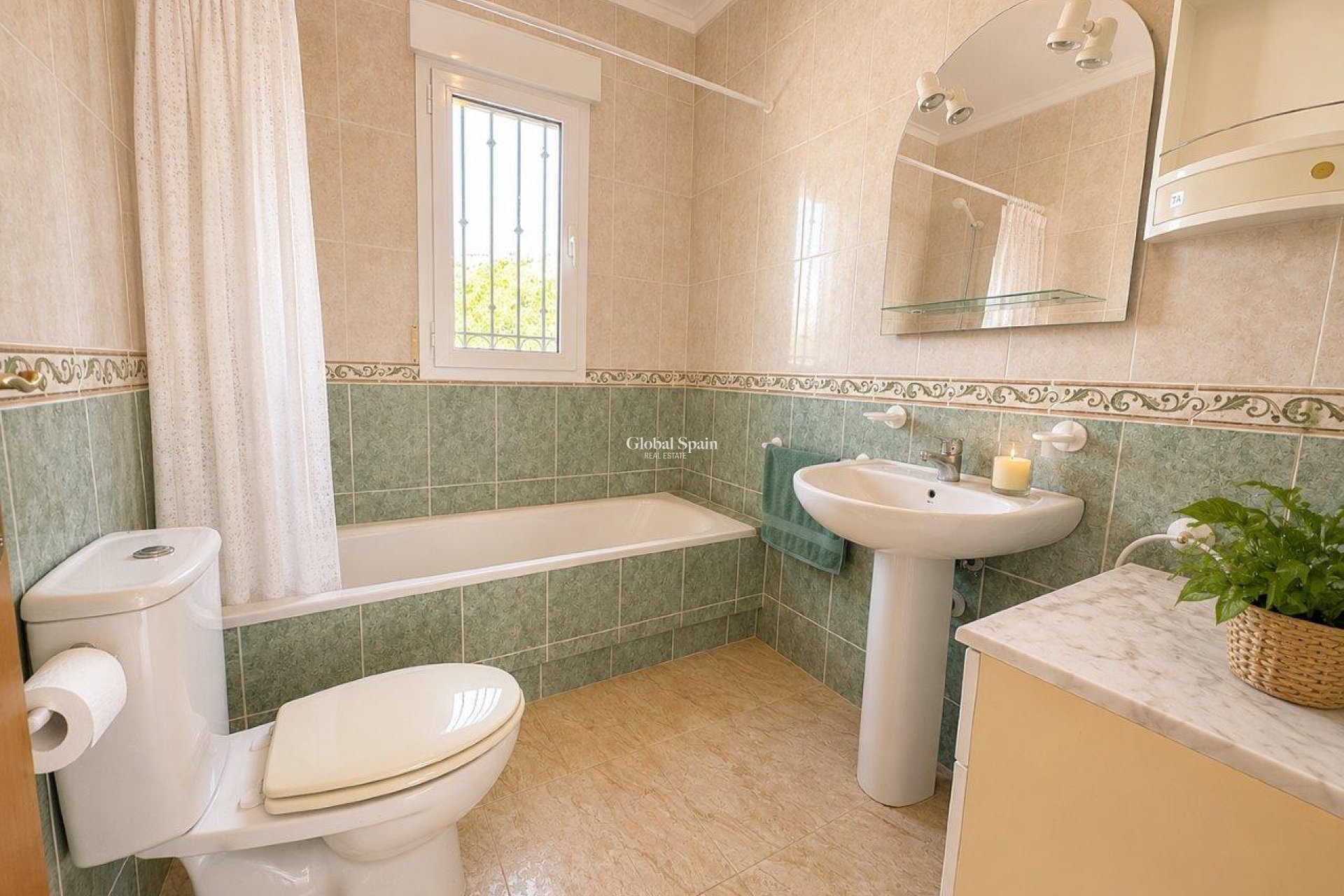 Resale - VILLA -
El Carmoli - Costa Calida